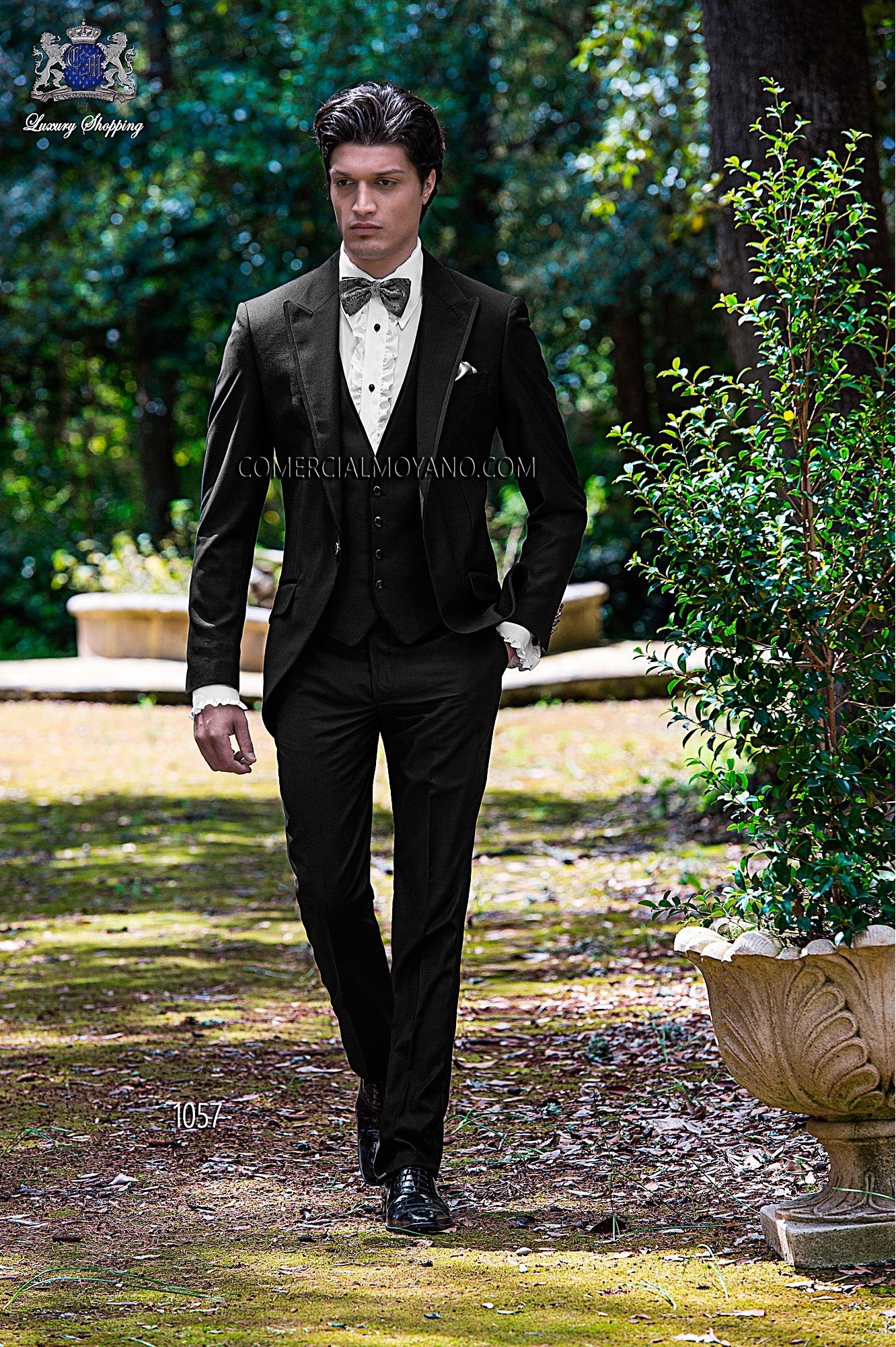 Traje de novio moderno negro modelo: 1057 Mario Moyano colección Fashion