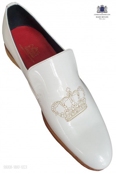 White patent leather slippers with silver crown embroidery