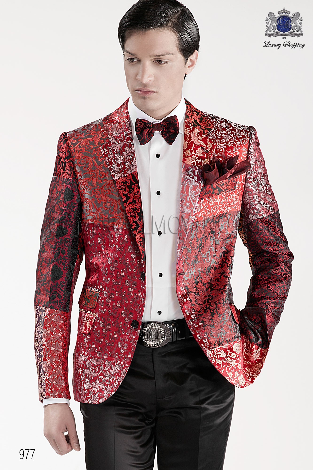 Traje de moda hombre negro/rojo modelo: 977 Mario Moyano colección Emotion