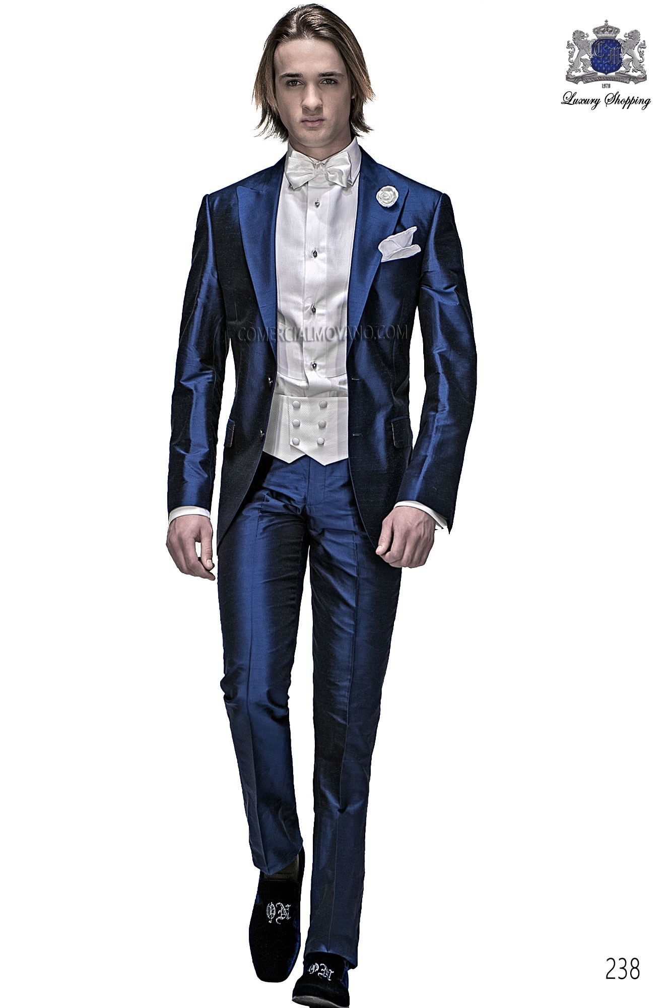Traje de novio moderno azul modelo: 238 Mario Moyano colección Fashion