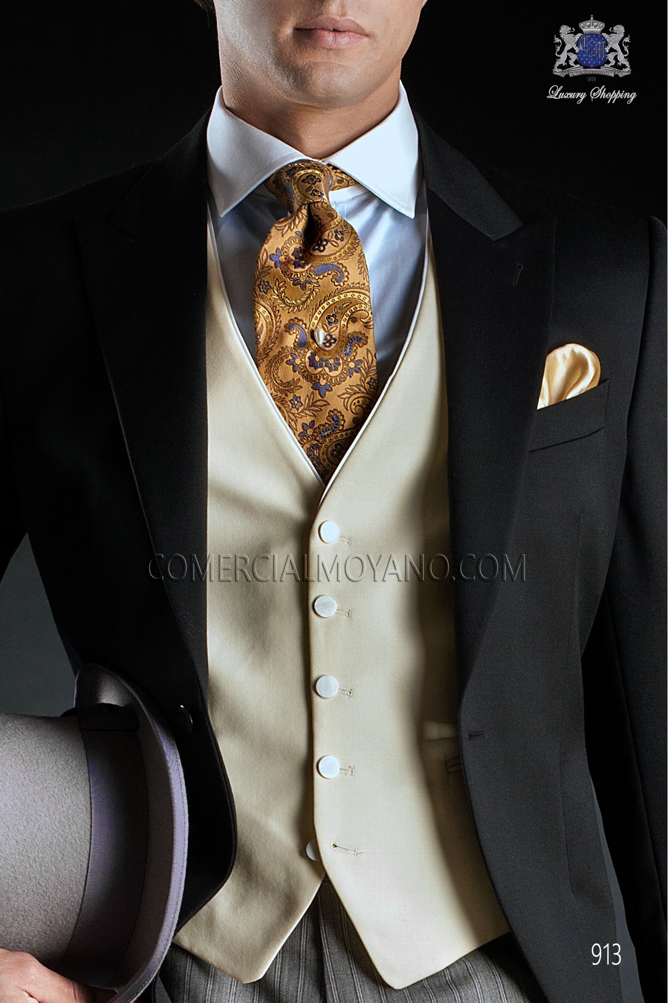 Traje Gentleman de novio negro modelo: 913 Mario Moyano colección Gentleman