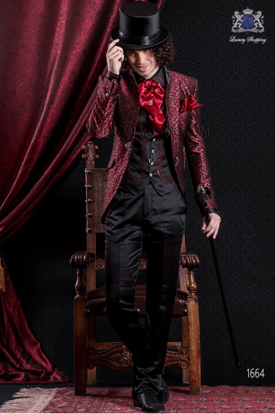 Anzug Barock. Klagemantel im Vintage rote und schwarze Brokat mit Stehkragen. Hosen aus schwarzem Satin.