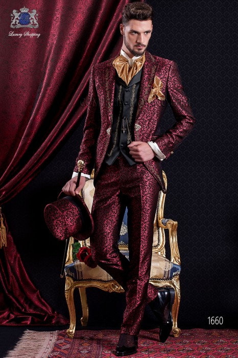  Costume de marié baroque. Veste en Vintage brocart rouge et noir avec couleur or fils à broder.
