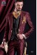 Anzug Barock. Klagemantel im Vintage rote und schwarze Brokat mit goldfarbenem Stickgarne.