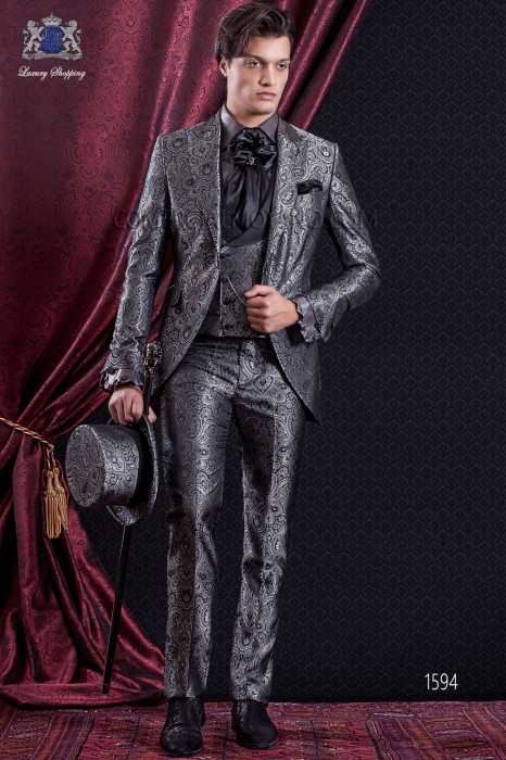  Groomswear Baroque. Suit coat of time Jacquard gray and black with pointed lapels.