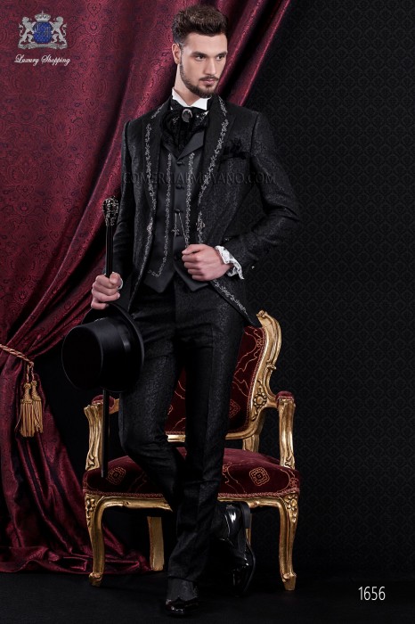 Costume de marié baroque. Veste Vintage brocart tissu noir avec des broderies d'argent.
