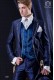  Costume de marié baroque. Levita millésime tissu noir brodé de brocart bleu et argent.