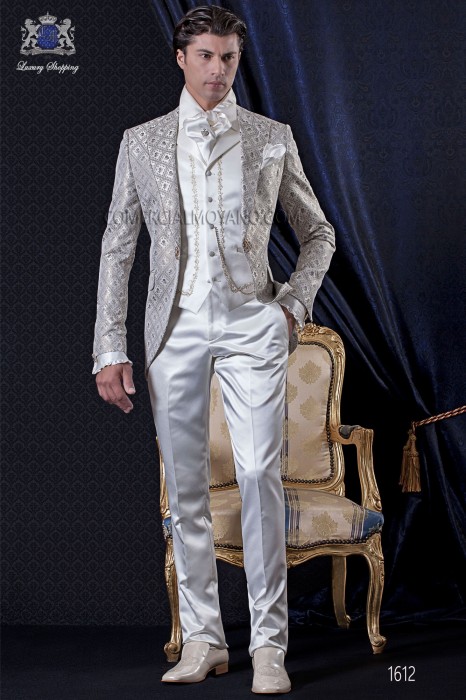 Groomswear Baroque. Levite time gray-gold brocade fabric with brooch fantasy. Ecru satin pants.