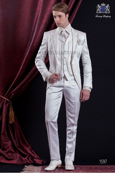 Costume de marié baroque. Levita millésime tissu de satin blanc avec broderie or-argent.