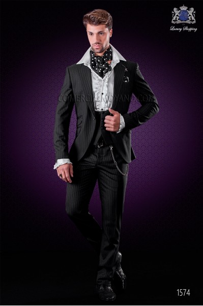 Italian fashion suit with modern cut "Slim" peak lapels and one button. 