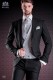 Italienischer Hochzeitsanzug mit Schmal geschnittener, Schwarz, aus Wollesatin. Spitz-Mode-Rever mit Kontrast-Blenden