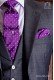 Cravate et mouchoir violet avec pois blancs