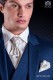 Marié ascot cravate avec un mouchoir de poche dans la conception jacquard ivoiret en perles motif jacquard gris
