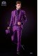 Traje de novio italiano púrpura con chaleco. Modelo solapa punta con vivos de raso y 1 botón. Tejido mixto lana. 