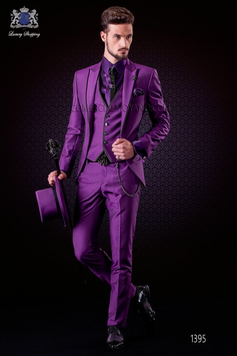 Italian violet groom suit with waistcoat. Peak lapels with satin contrast and 1 button. Wool mix fabric.