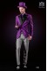 Traje de novio chaqueta cruzada púrpura con pantalón pata de gallo. Solapas a punta de raso con 6 botones.