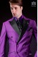 Italienne mode costume croisé violet. Satin revers en pointe et 6 boutons. Laine mélangée tissu.