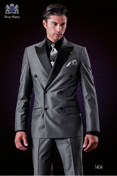 Italienne mode costume croisé gris avec satin revers en pointe et 6 boutons. Laine mélangée tissu.