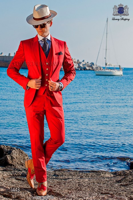 Italienischen Anzug modernen "Slim". Amerikaner mit spitzen Revers und eine Taste. Rotem Stoff aus 100% Baumwolle