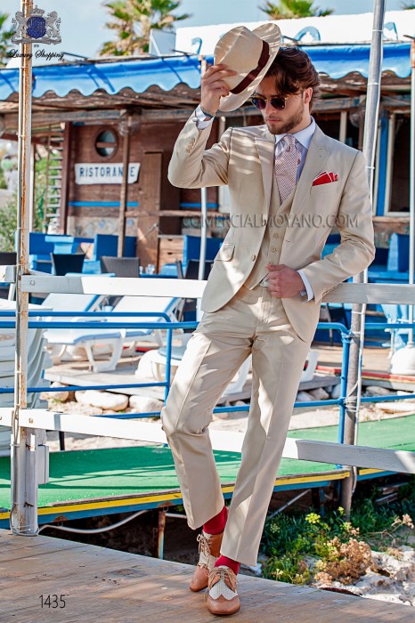 Italienischen Anzug mit modernen "Slim" Klappe "V" und 2 Tasten. Gewebte hellblau aus 100% Baumwolle