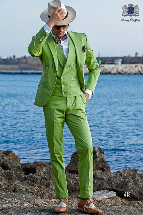 Costume italien de style des volets de bord "slim" modernes et 1 bouton. Tissu vert 100% coton