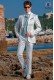 Costume moderne de style italien "Slim". Volets du modèle en «V» et 2 boutons. Blanc tissu 100% coton.