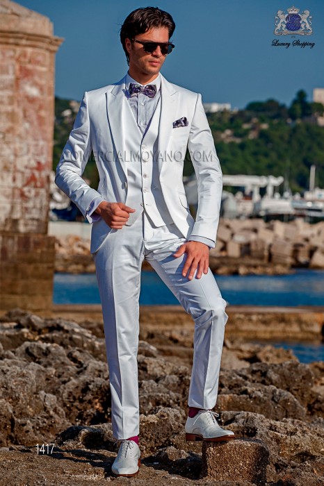 Italienischen Anzug modernen Stil "Slim" Kantenklappen und ein Knopf. Weißer Stoff aus 100% Baumwolle