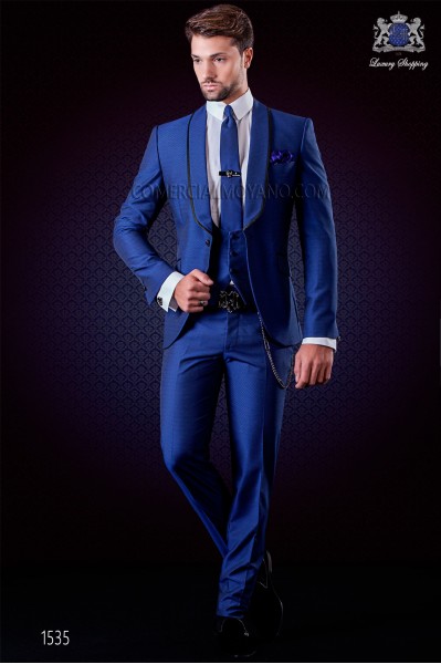 Italienne tuxedo de mode bleu à pois. Châle revers avec satin contrastes et 1 bouton. Tissu de laine mélangée.
