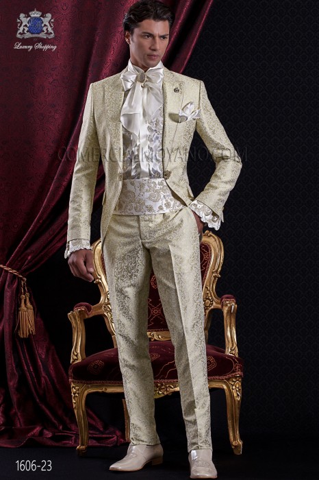 Costume de marié baroque. Veste de costume de jacquard d'or tissu vintage avec Broche fantaisie.