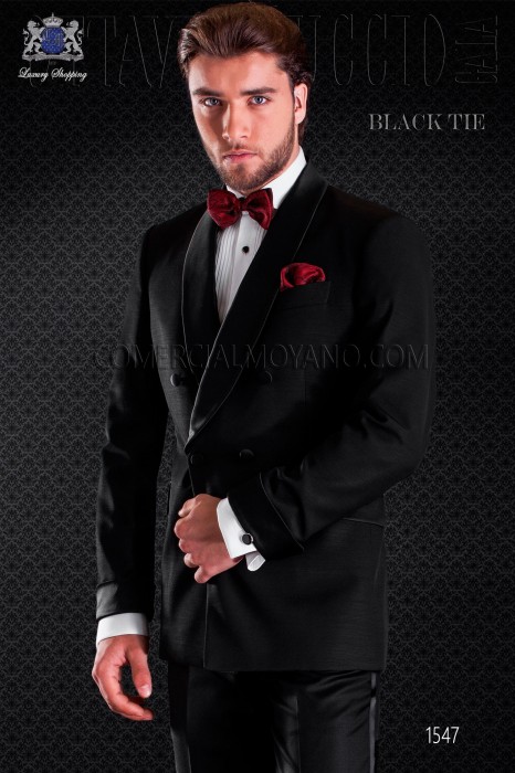 Groom tuxedo crossed in black. Elegance and excellence in evening dress for men