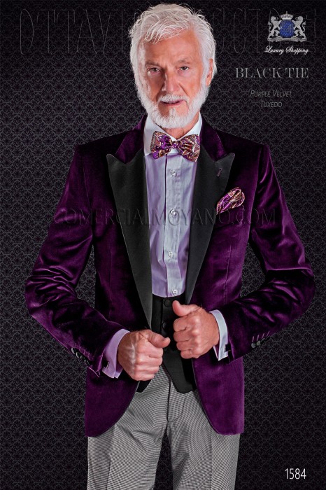 Groom tuxedo pants combined with mauve fabric houndstooth. Elegance and excellence in evening dress