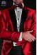 Tuxedo de shantung rouge avec satin revers. Revers de pointe et 1 bouton. Tissu shantung soie mélangée.