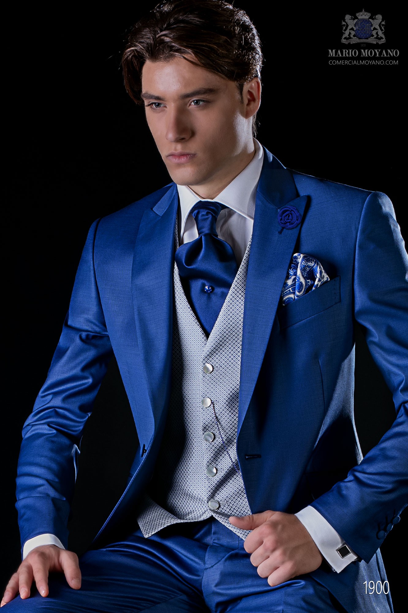 Bespoke royal blue cool wool mix suit model 1900 Mario Moyano