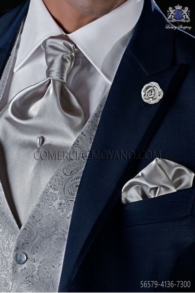 Cravate et mouchoir gris perlé de satin