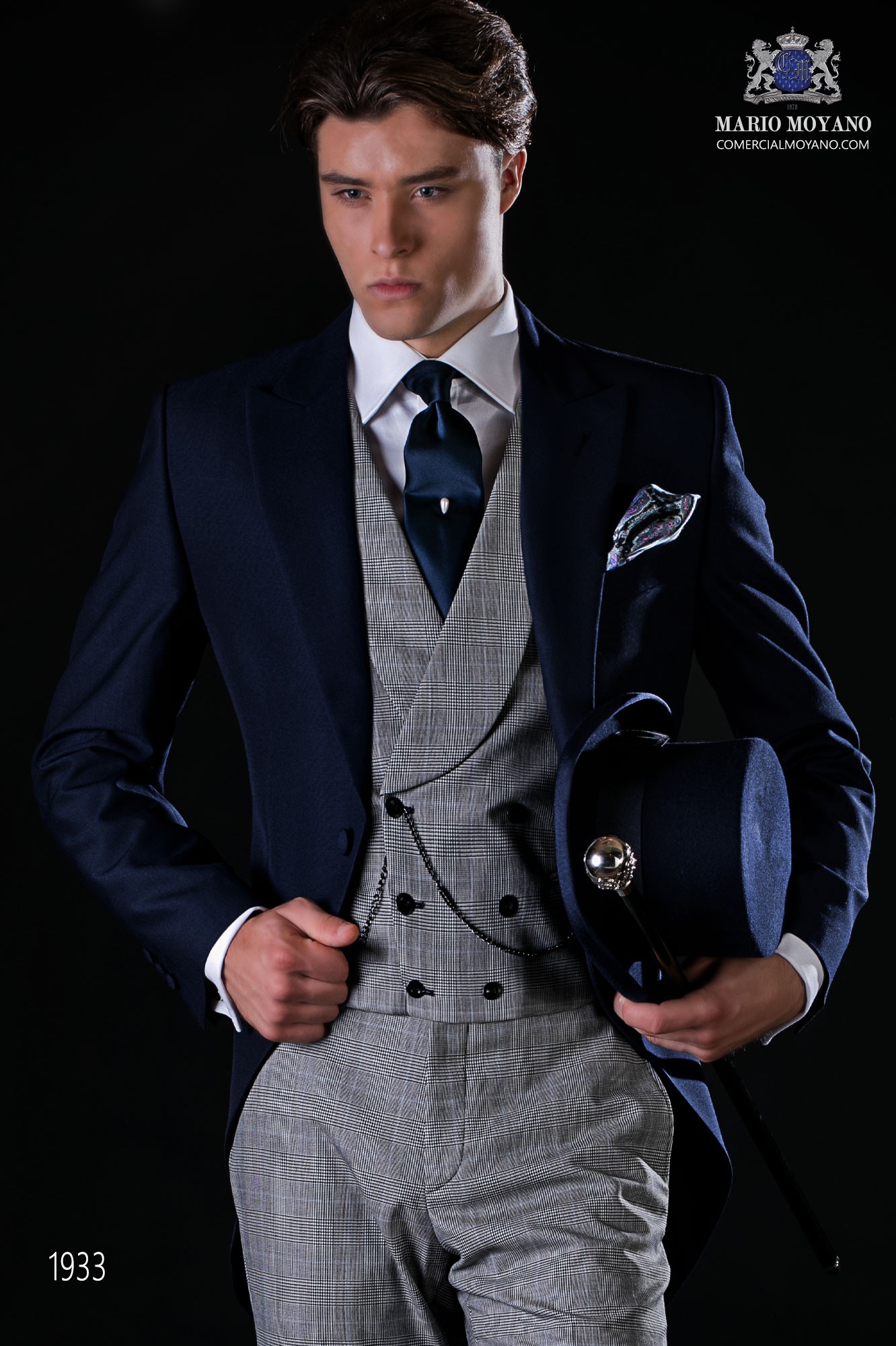 Chaqué de novio azul coordinado con gales modelo: 1933 Mario Moyano colección Gentleman