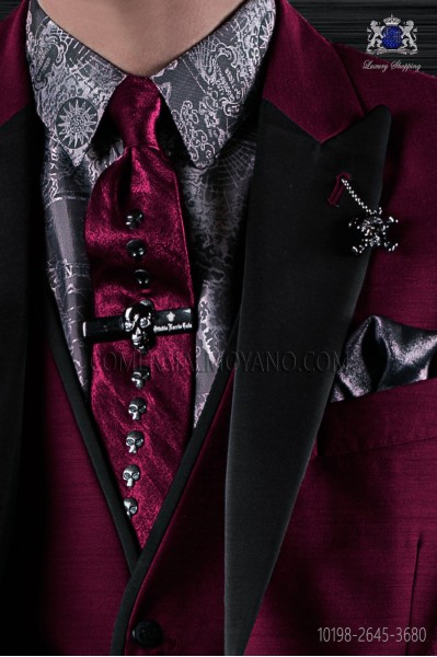 Burgundy narrow fashion tie with nickel skulls metal fixtures