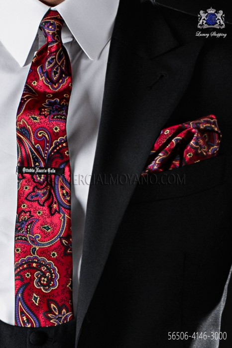 Red narrow tie with handkerchief cachemire design.
