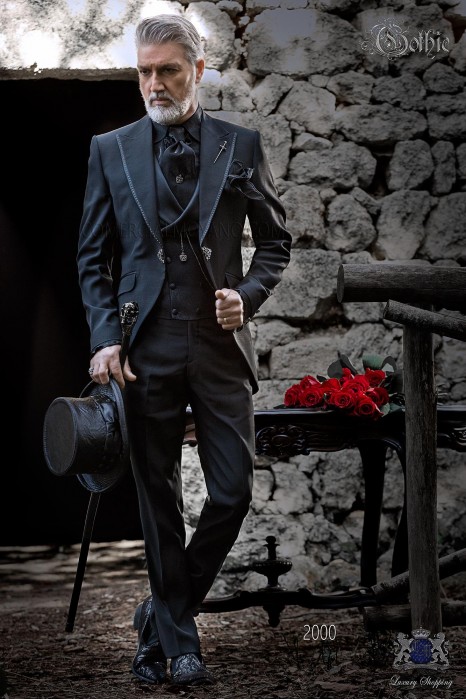 Anzug Barock. Weinlese-Kostüm Gehrock in schwarzer Farbe.