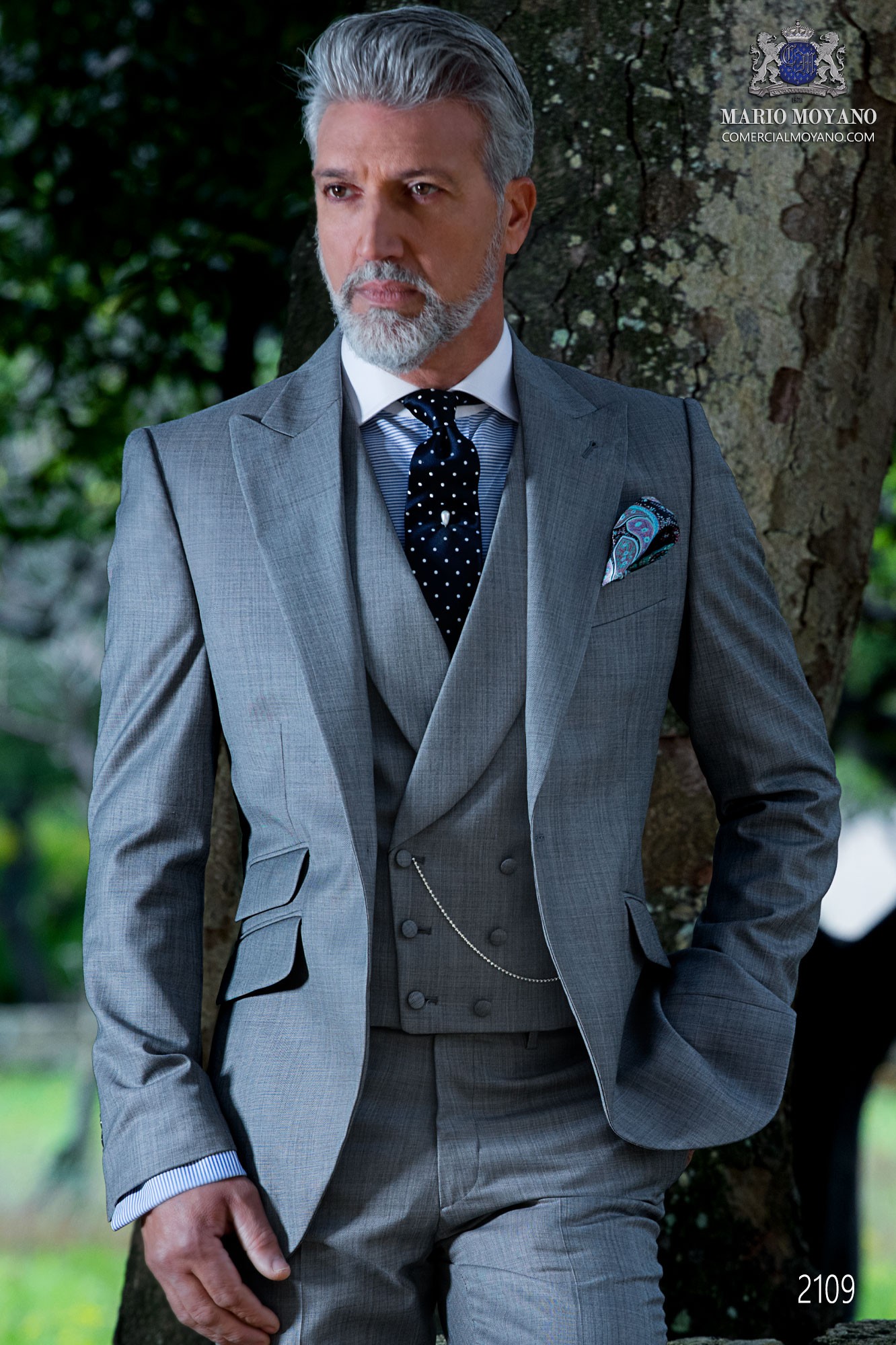 Traje a medida gris claro fil a fil mixto lana modelo: 2109 Mario Moyano colección Gentleman