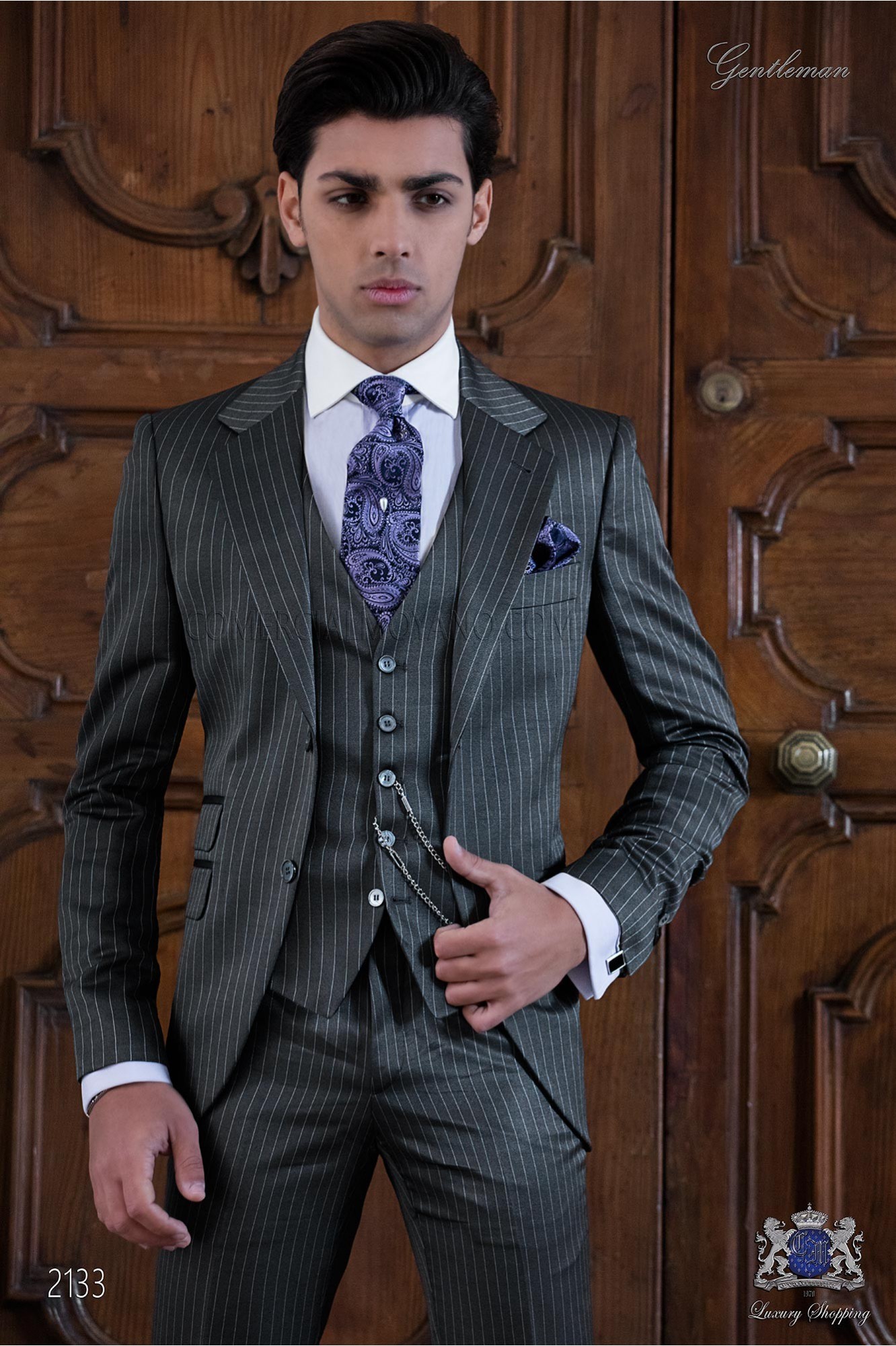 Traje raya diplomática gris modelo: 2133 Mario Moyano colección Gentleman