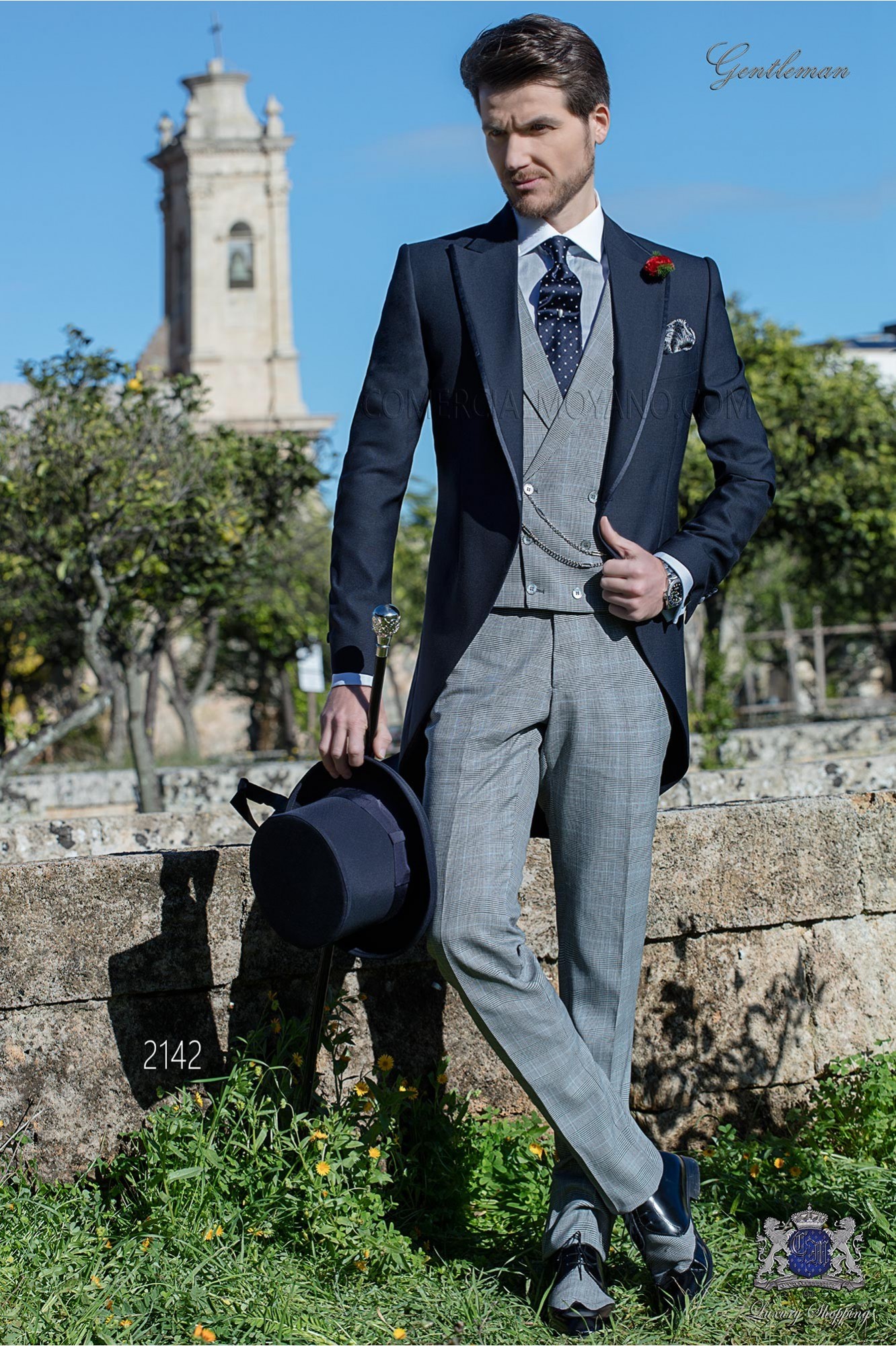 Chaqué de novio azul marino tejido liso con perfil de raso modelo: 2142 Mario Moyano colección Gentleman