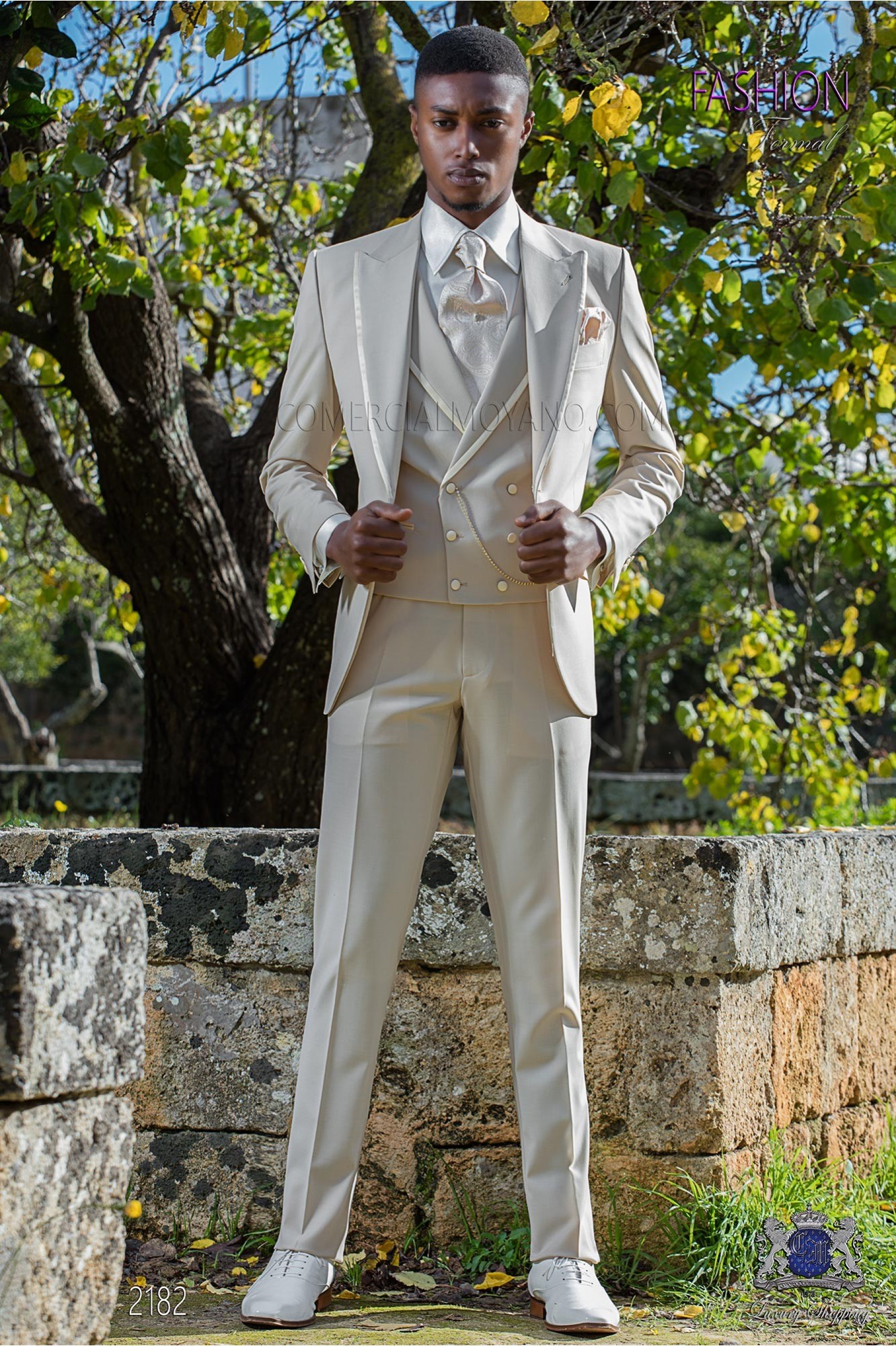 Traje de novio italiano beige fresco lana modelo: 2182 Mario Moyano colección Fashion
