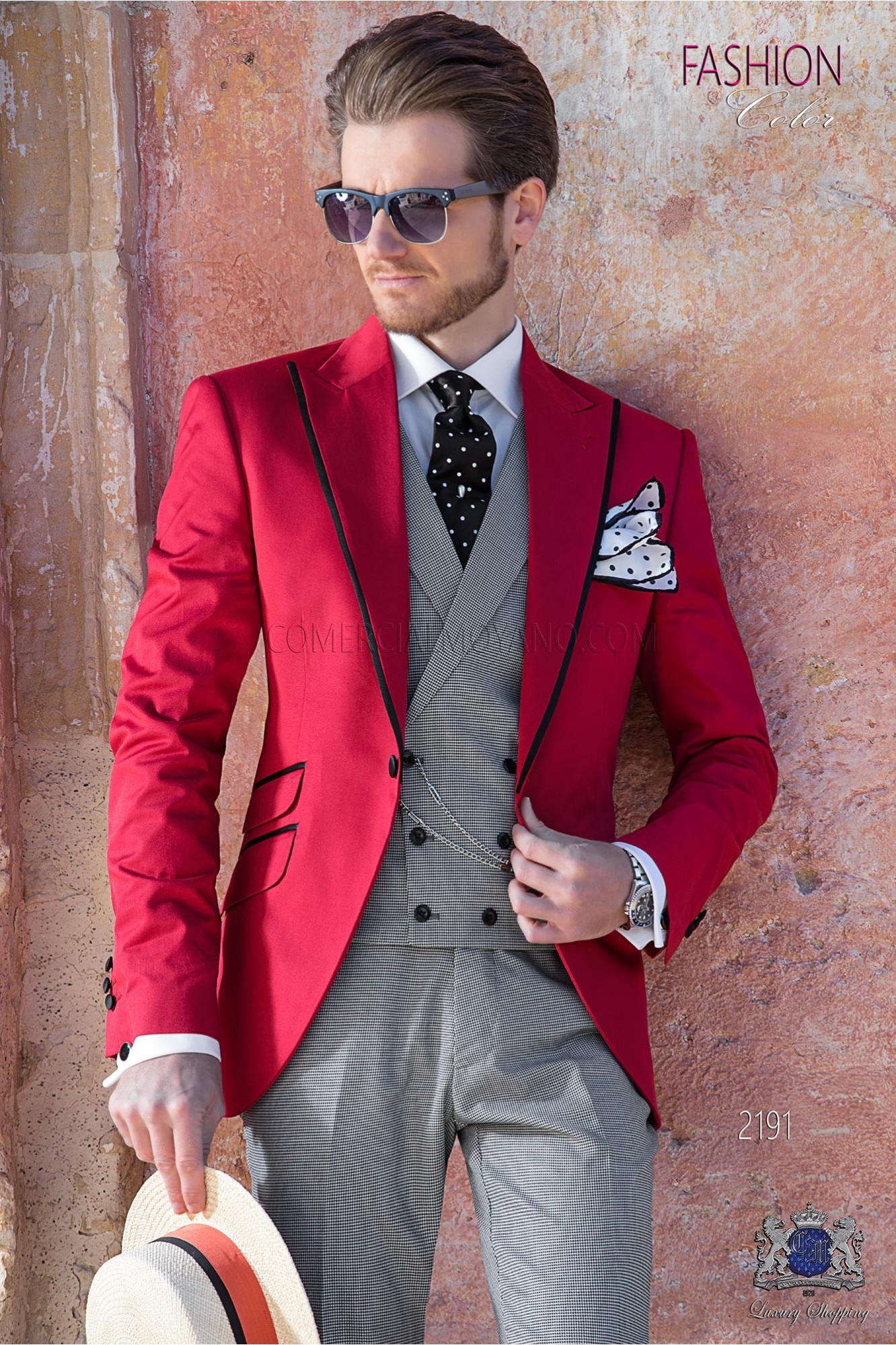 Traje rojo algodón con perfil en contraste negro modelo: 2191 Mario Moyano colección Hipster