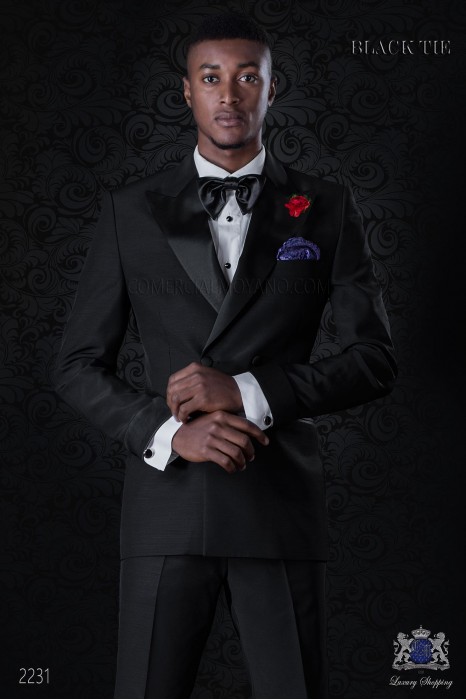 Italian double breasted black tuxedo with peak satin lapels. Peak lapels and 4 buttons. Wool mix fabric.