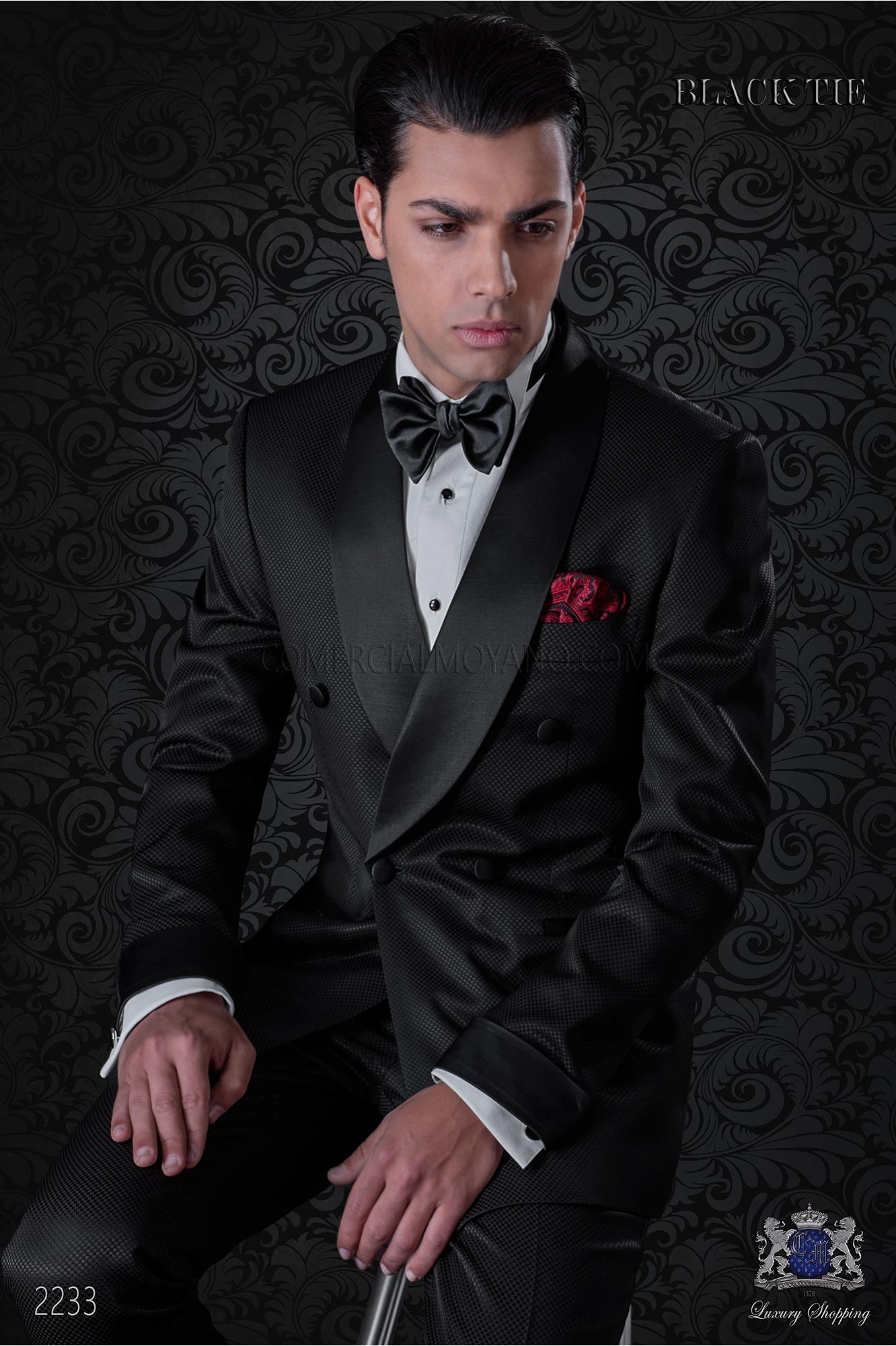 Esmoquin italiano cruzado negro con solapa chal en tejido mixto lana modelo: 2233 Mario Moyano colección Black Tie
