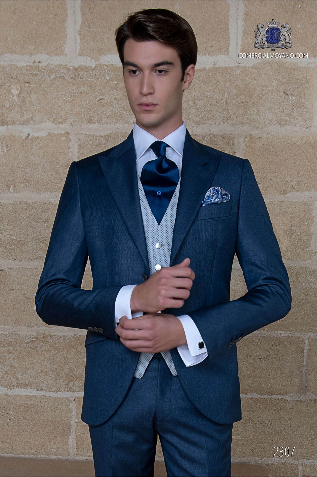 Traje azul royal elegante corte italiano “Slim” modelo: 2307 Mario Moyano colección Gentleman