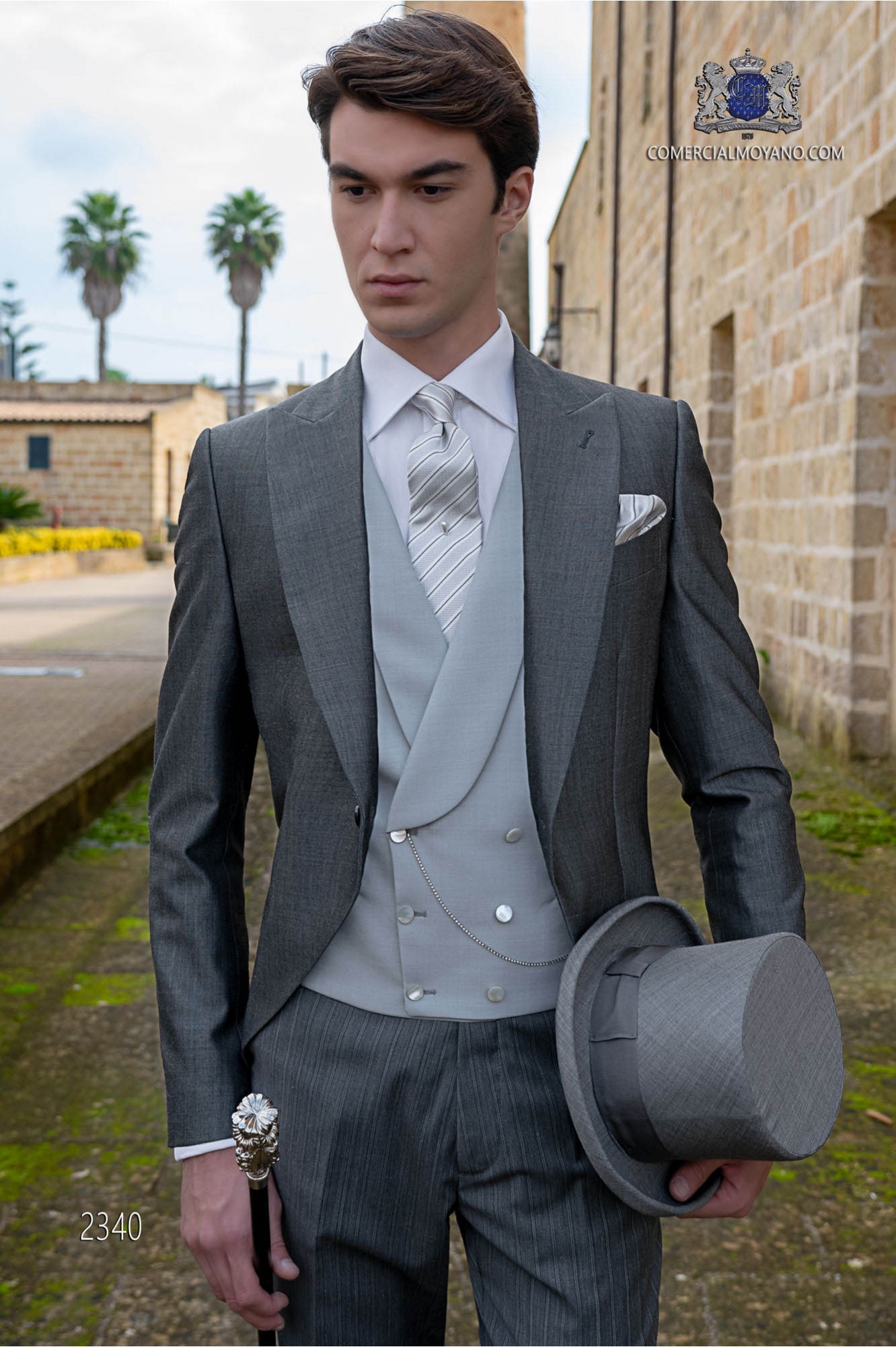 Chaqué de novio gris marengo tejido lana alpaca con pantalón raya diplomática modelo: 2340 Mario Moyano colección Gentleman