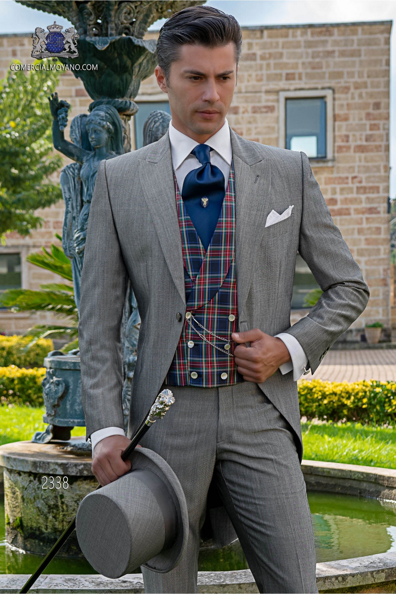 Chaqué italiano de elegante corte “Slim” gris claro. Tejido lana de alpaca
