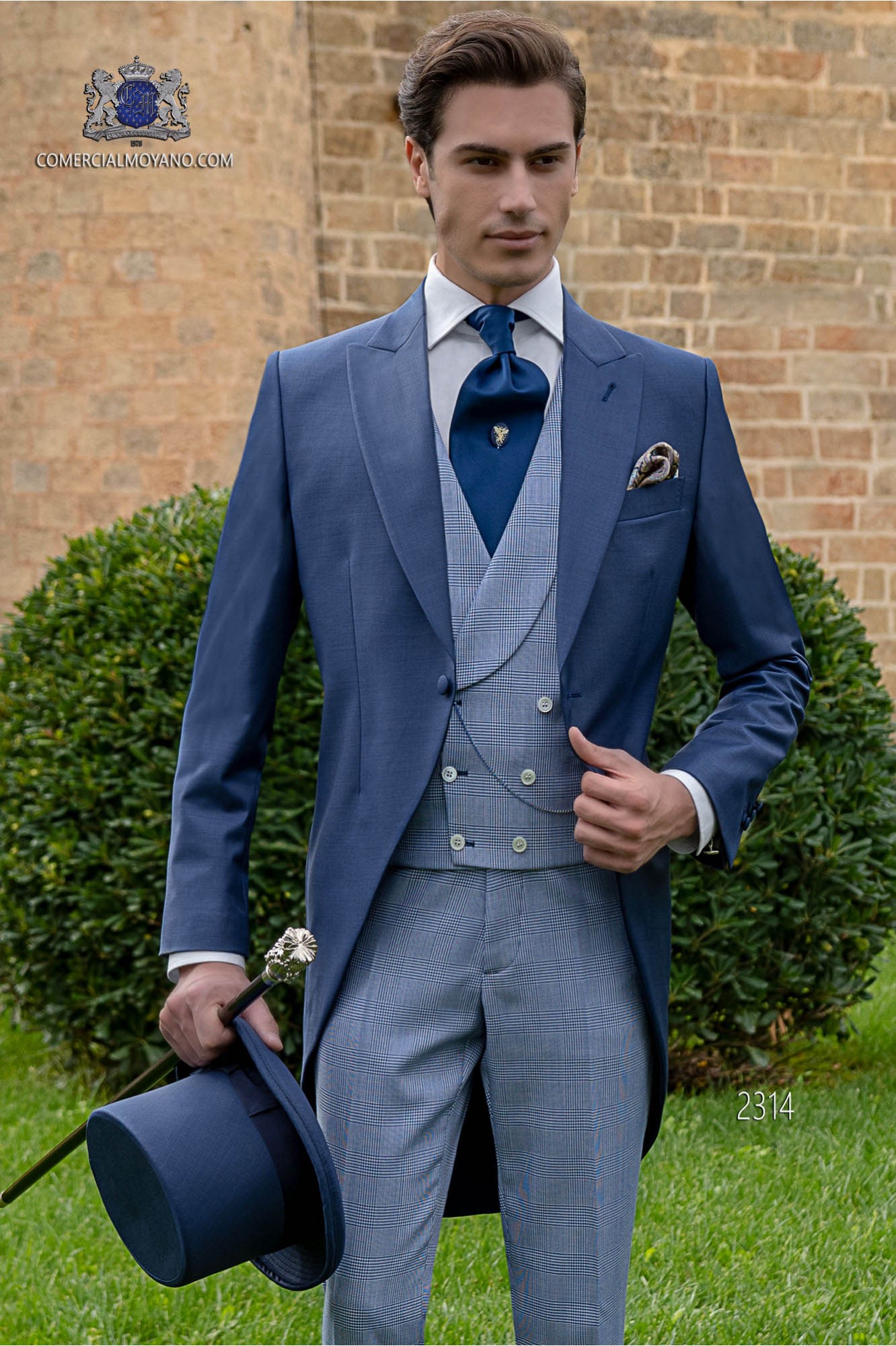 Chaqué de novio a medida azul royal fresco lana modelo: 2314 Mario Moyano colección Gentleman