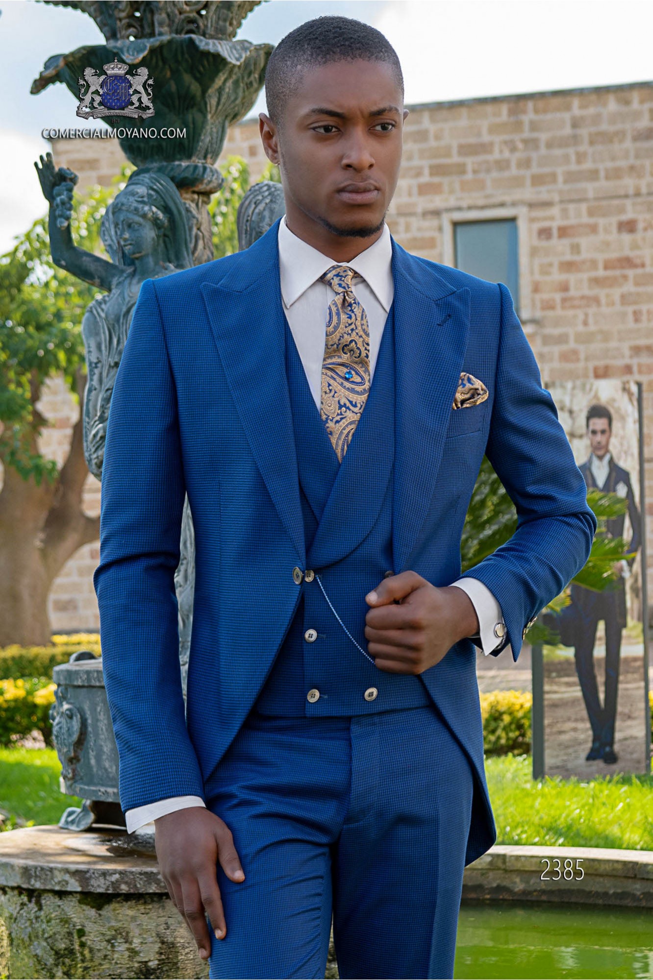 Tailored blue suit model 2385 Mario Moyano